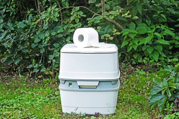 Best Portable restroom trailer rental  in Carleton, MI